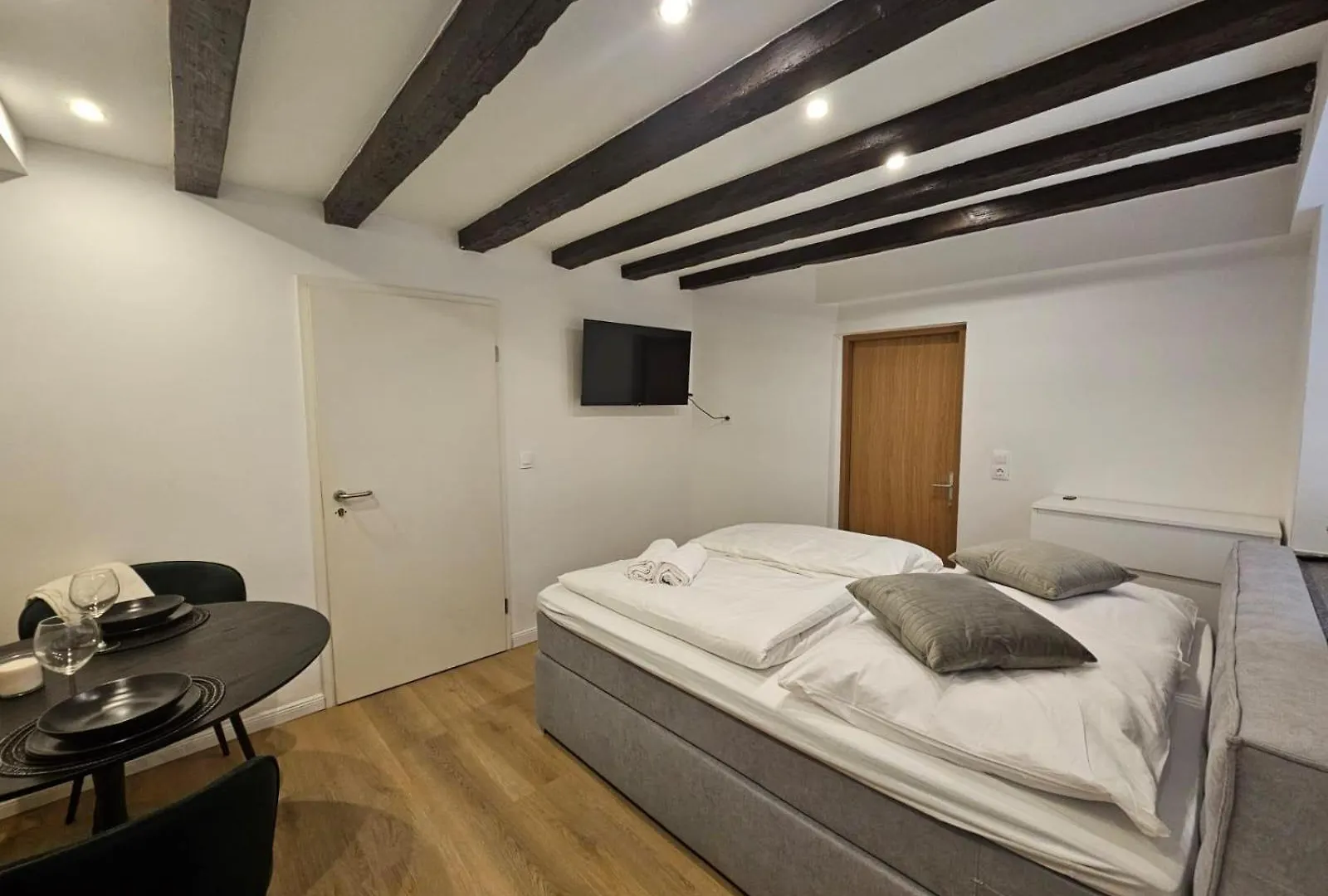 Apartmani Schega Pag Town
